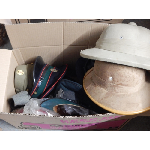 970 - Large quantity of military hats