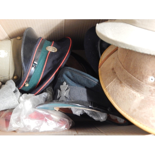 970 - Large quantity of military hats