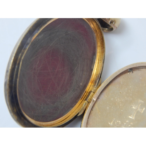 108 - Unmarked Gold Mourning Locket with Hair Panel: Weight 10.81g