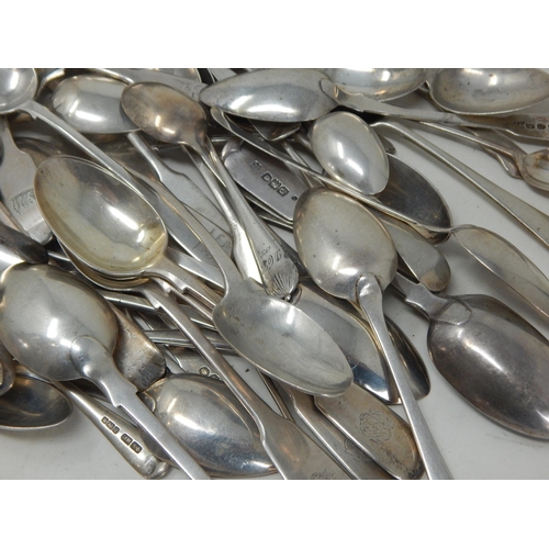 60 - Large Quantity of Georgian & Later Hallmarked Silver Teaspoons: Various Dates & Makers: Weight 890g