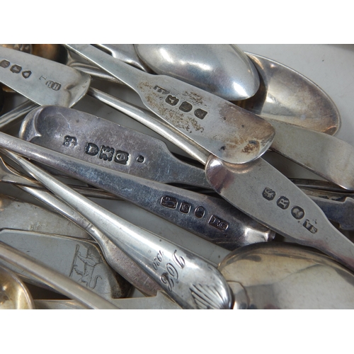 60 - Large Quantity of Georgian & Later Hallmarked Silver Teaspoons: Various Dates & Makers: Weight 890g