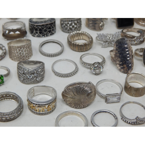 118 - A Huge Quantity of Silver Rings: Weight 514g