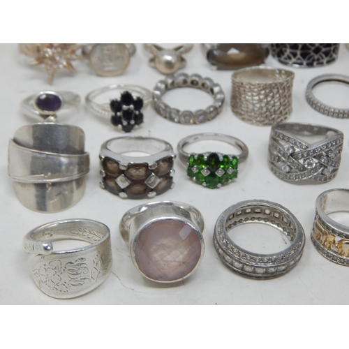 118 - A Huge Quantity of Silver Rings: Weight 514g