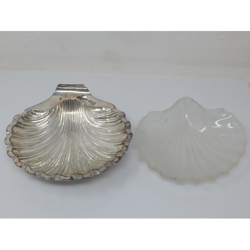 112 - Victorian Silver Scallop Shell Butter Dish with original frosted Glass Liner: Hallmarked Sheffield 1... 