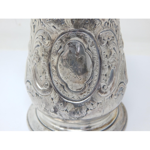 97 - 18th Century Silver Tankard: Hallmarked London 1768 by William Turton: Height 11.5cm: Weight 254g