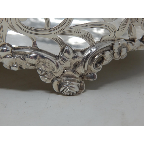 131 - Large Victorian Silver Fruit Basket Hallmarked London 1899 by John Carrington: Measures 28.5cm wide:... 