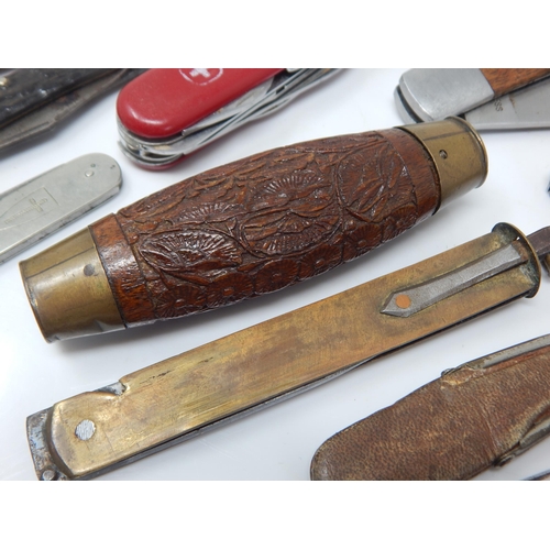 277 - A Collection of Vintage Penknives etc