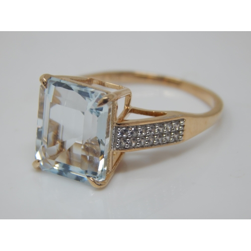 168 - 9ct Gold Aquamarine Ring 4.14cts: Ring Size N/O: Gross weight 3.17g