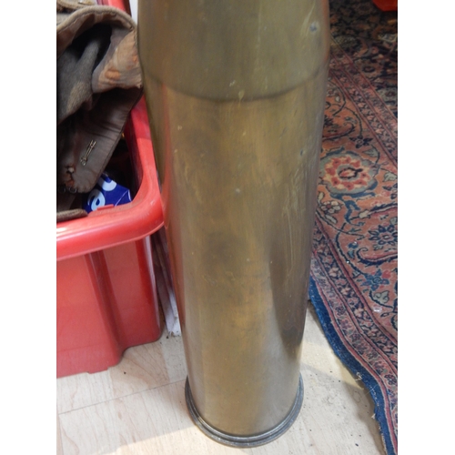 291 - WWII 1943 Dated 17lb Brass Shell with ranging round: Height 80cm approx