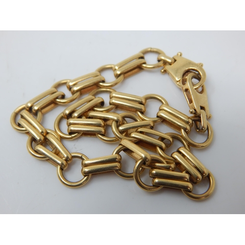 111I - 18ct Gold Bracelet: Length 20cm: Weight 15.29g