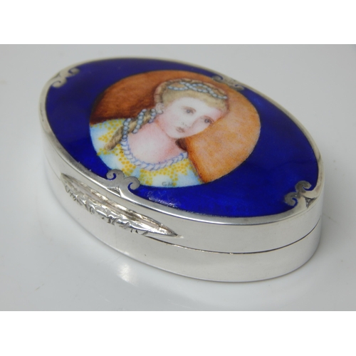 227 - Silver & Enamel Pill Box Hallmarked Birmingham 1980 by Peter John Doherty: Measures 5cm x 3.4cm