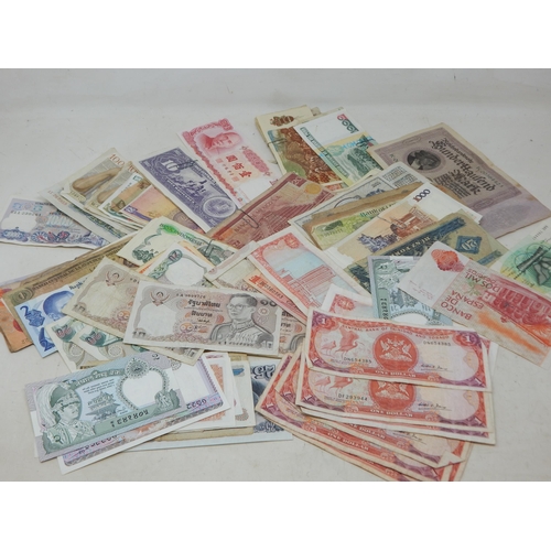 66 - Large collection of Banknotes of the World