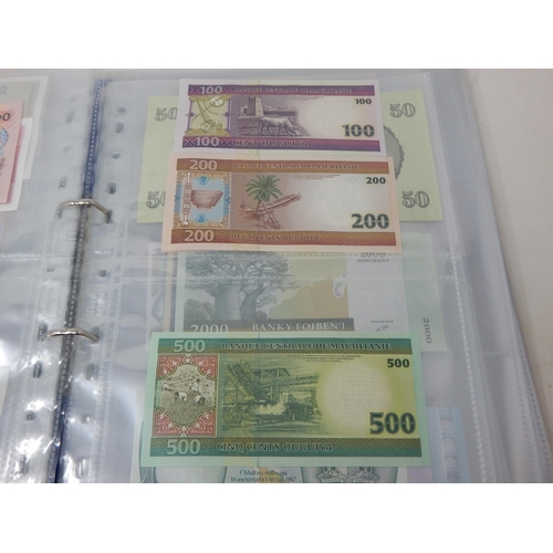 7 - Collection of Banknotes in collectors album