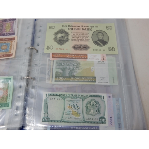 7 - Collection of Banknotes in collectors album