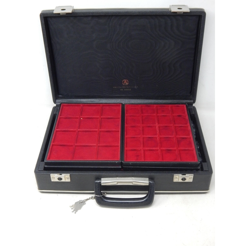 81 - Abafil, Milano Italy, Diplomat Coin Collectors Leather Case containing 8 Coin Trays. Complete with K... 