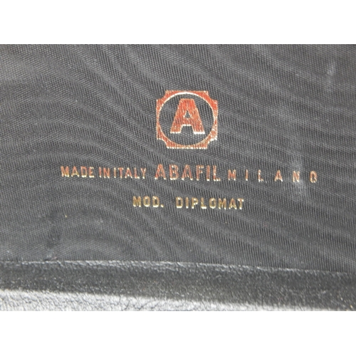 81 - Abafil, Milano Italy, Diplomat Coin Collectors Leather Case containing 8 Coin Trays. Complete with K... 