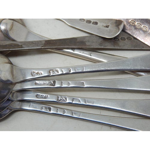 252 - A Quantity of Hallmarked 18th/19th & Later Silver Flatware: Various Dates & Makers: Weight 296g