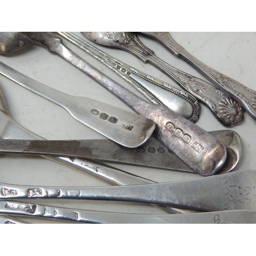 252 - A Quantity of Hallmarked 18th/19th & Later Silver Flatware: Various Dates & Makers: Weight 296g