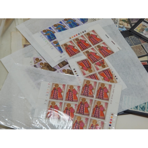 98 - A Huge Quantity of GB & World Stamps, QV-QEII, Mint Blocks etc (lot) Sorting Will Reward