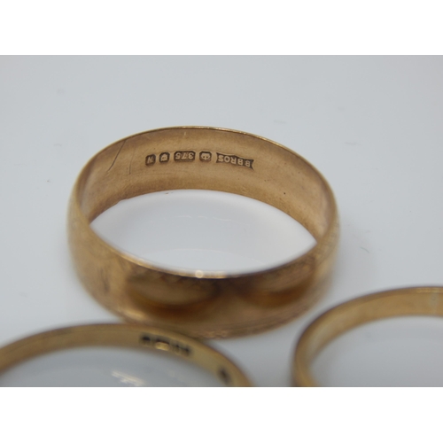 199 - 9ct Gold Wedding Ring: Size N together with two Scrap 9ct Gold Rings: Weight 5.20g