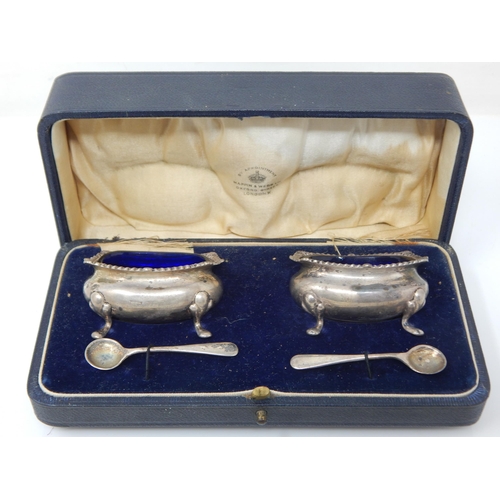 280 - A Pair of Silver Open Salts with Cobalt Blue Glass Liners together with Spoons in Fitted Case: Hallm... 