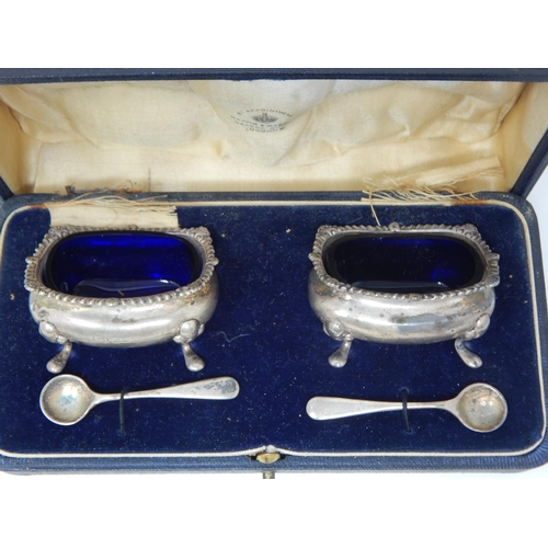 280 - A Pair of Silver Open Salts with Cobalt Blue Glass Liners together with Spoons in Fitted Case: Hallm... 