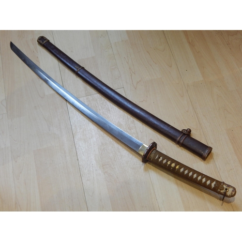 368 - A 17th/18th Century Japanese Samurai Sword with early Signed Tang & a Punched Hole for Peg: This is ... 