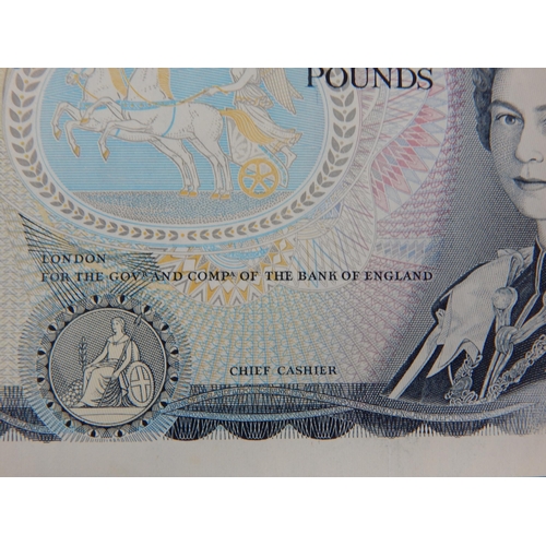 74 - Rare Error Bank of England Five Pound note missing cashiers signature rare thus