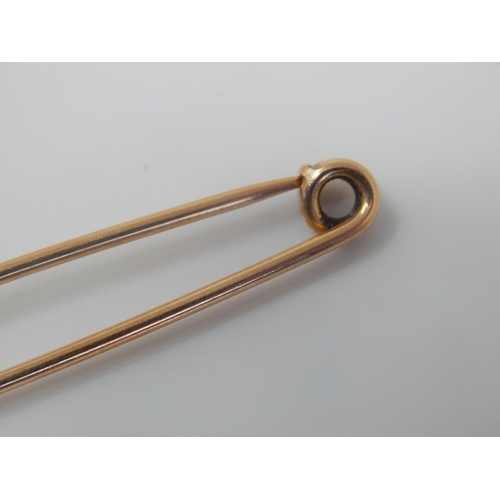 14 - 15ct Gold Pin Brooch: Length 50mm: Weight 3.03g