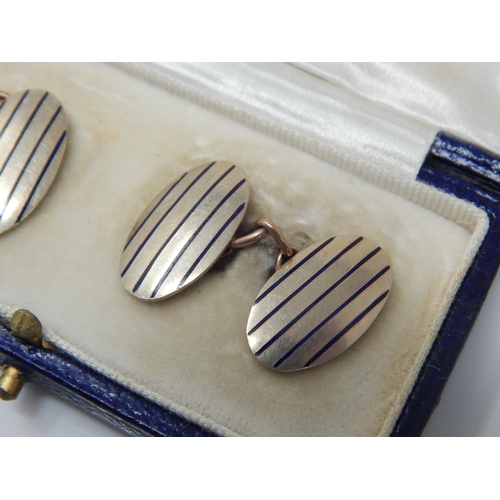 18 - A Pair of 9ct Gold Cufflinks: Weight 7.52g