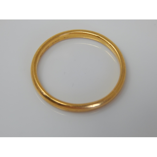 50 - 22ct Gold Wedding Ring: Size R: Weight 3.33g