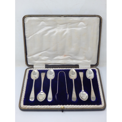 113 - An Edwardian Set of 6 Silver Teaspoons & Tongs: Hallmarked Birmingham 1905 by Barker Brothers in Ori... 