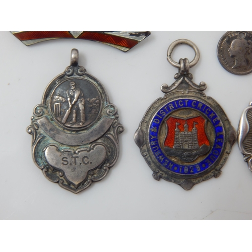 126 - A Quantity of Silver Jewellery Including Sweetheart Brooches, Rings, Fobs, Pill Box etc (lot) Gross ... 