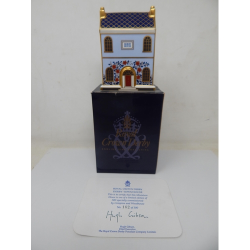 390 - Royal Crown Derby Miniature Houses “Derby Townhouse”162 of 500 for Compton &
Woodhouse. Box & Certif... 