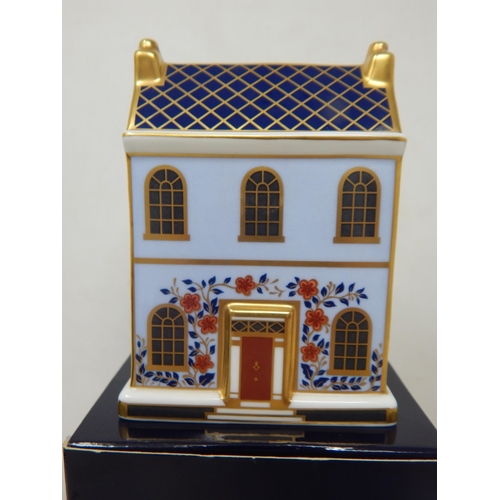 391 - Royal Crown Derby Miniature Houses “Derby Townhouse”251 of 500 for Compton &
Woodhouse. Box & Certif... 
