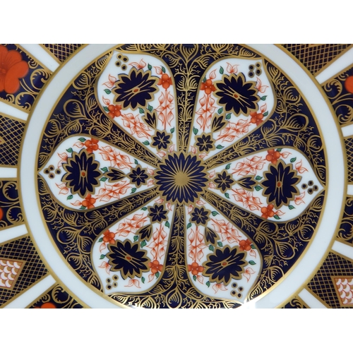 400 - Royal Crown Derby Old Imari 1128 pattern 23cm Plate 1st Quality 1976 together with Royal
Crown Derby... 