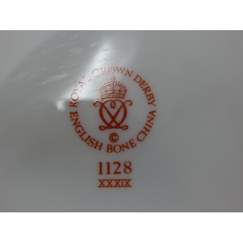 400 - Royal Crown Derby Old Imari 1128 pattern 23cm Plate 1st Quality 1976 together with Royal
Crown Derby... 