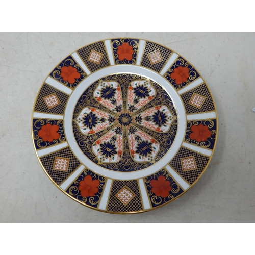 400 - Royal Crown Derby Old Imari 1128 pattern 23cm Plate 1st Quality 1976 together with Royal
Crown Derby... 