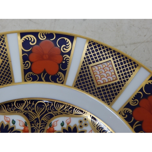 400 - Royal Crown Derby Old Imari 1128 pattern 23cm Plate 1st Quality 1976 together with Royal
Crown Derby... 