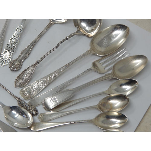 133 - A Quantity of Hallmarked Silver Flatware: Various Dates & Makers: Weight 322g