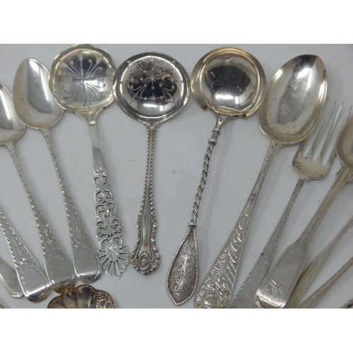 133 - A Quantity of Hallmarked Silver Flatware: Various Dates & Makers: Weight 322g