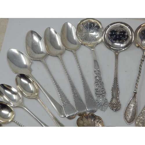 133 - A Quantity of Hallmarked Silver Flatware: Various Dates & Makers: Weight 322g