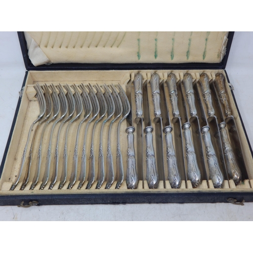 139 - A 12 Place Setting of German 800 Standard Silver Dinner Forks & Silver Handled Knives with Steel Bla... 
