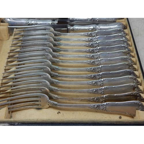 139 - A 12 Place Setting of German 800 Standard Silver Dinner Forks & Silver Handled Knives with Steel Bla... 