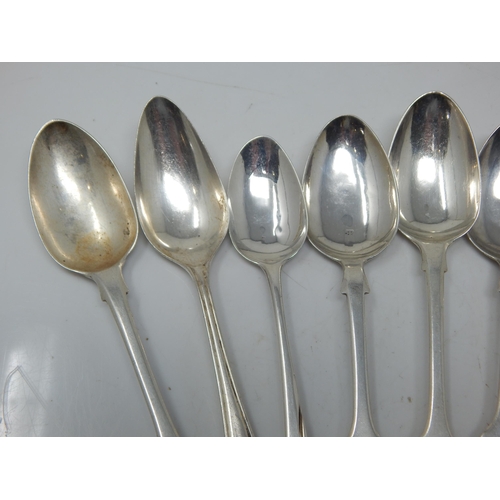 154 - A Quantity of Victorian & Later Hallmarked Silver Spoons: Various Dates & Makers: Weight 172g