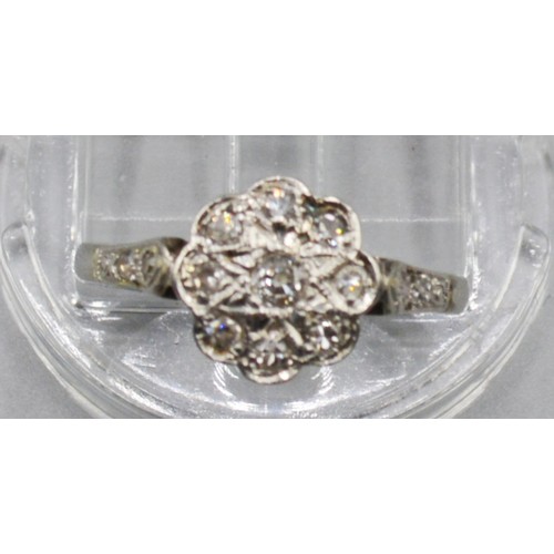 253 - An 18ct White Gold Diamond Cluster Ring, 1.8 grams, ring size H