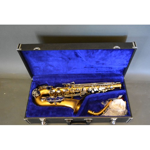 279 - A Bundy II saxophone by the Selmer company USA with case