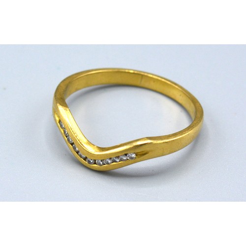 151 - An 18ct Yellow Gold Diamond Set Ring of V Shape set with eleven diamonds, 4 gms Size U