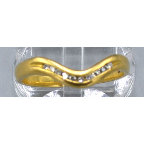 151 - An 18ct Yellow Gold Diamond Set Ring of V Shape set with eleven diamonds, 4 gms Size U