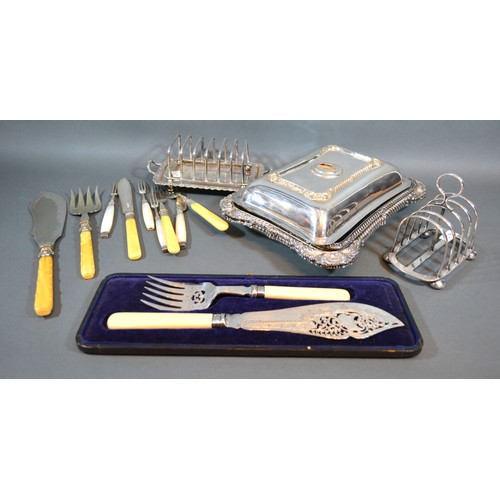 178A - A collection of silver plate to include a pair of fish servers and various entree dishes